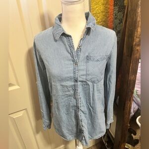Women’s button down top size M